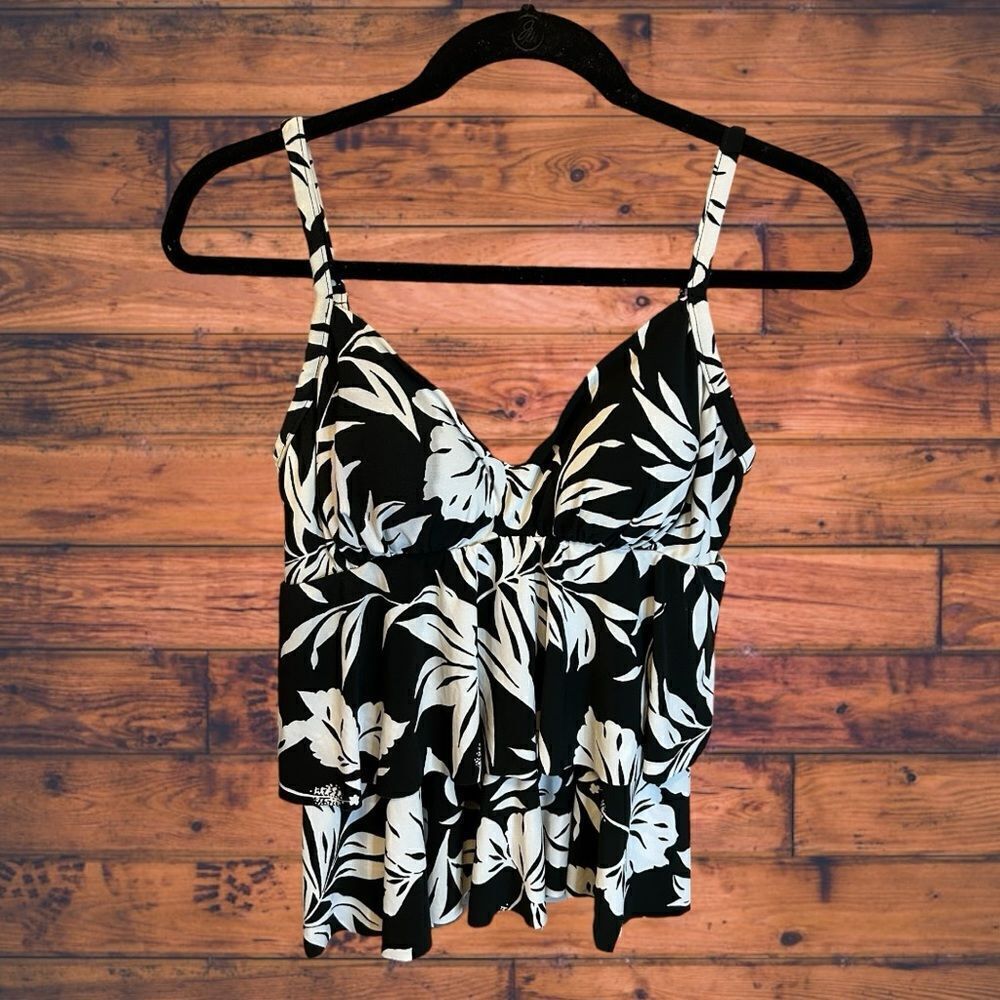 5 for $25🔥Trimshaper Floral Black & White Tankini Swimsuit Top‎ Size 10